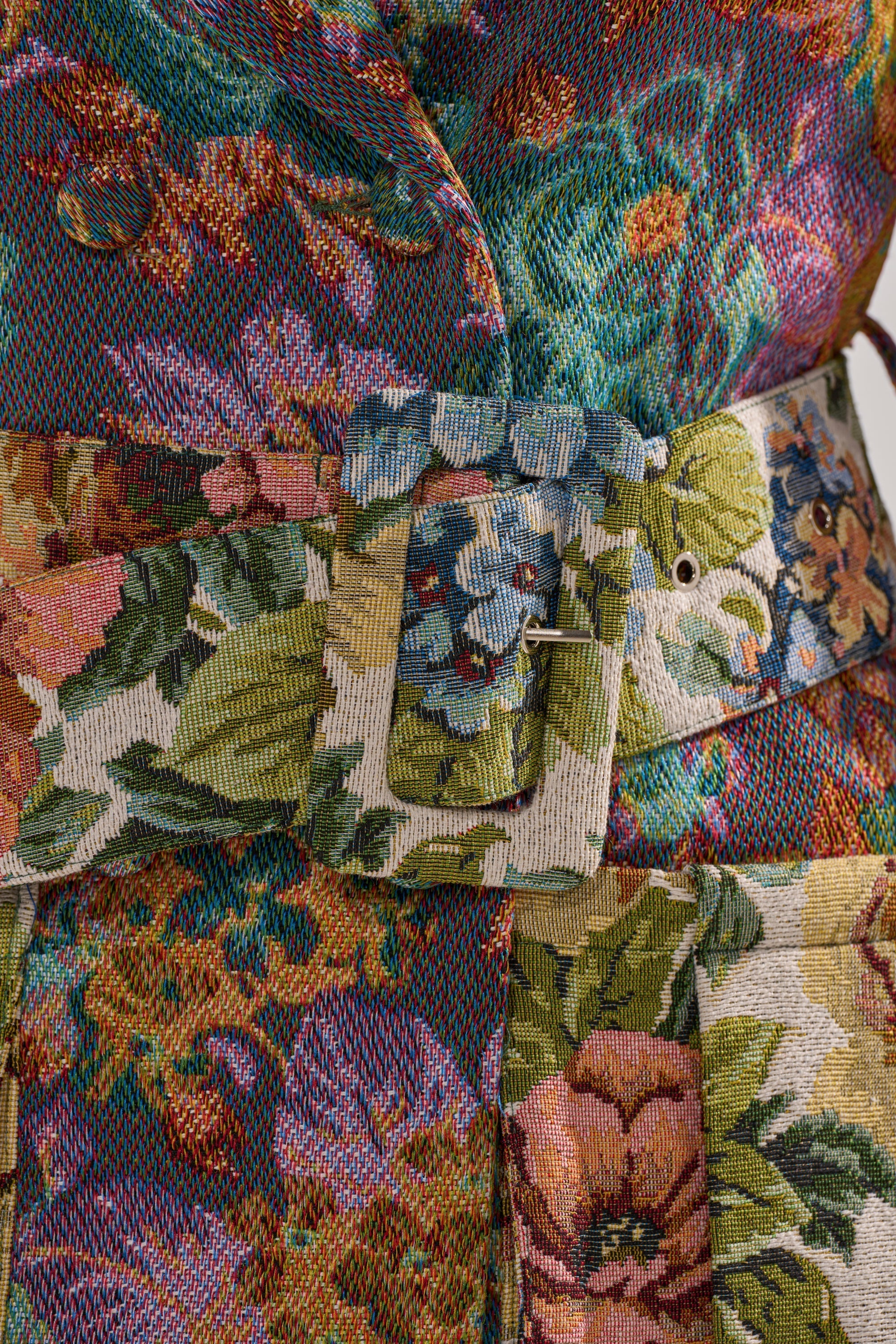 SHOW OFF TAPESTRY TRENCH